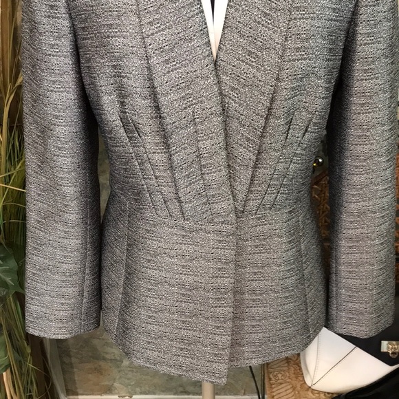 Tahari 🌹 stunning suit jacket coat blazer. - Picture 2 of 12